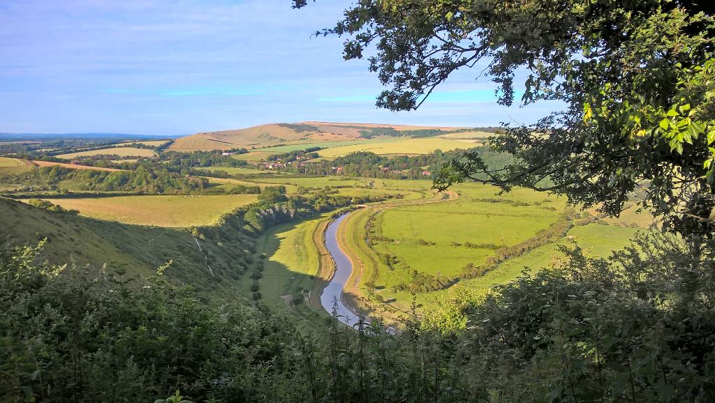 rich_may's tweet photo. #Sussex. It's not the grimmest of counties in the UK. #Cuckmere #Alfriston
@Lumia #L640 @Connects http://t.co/327O7JQqyy