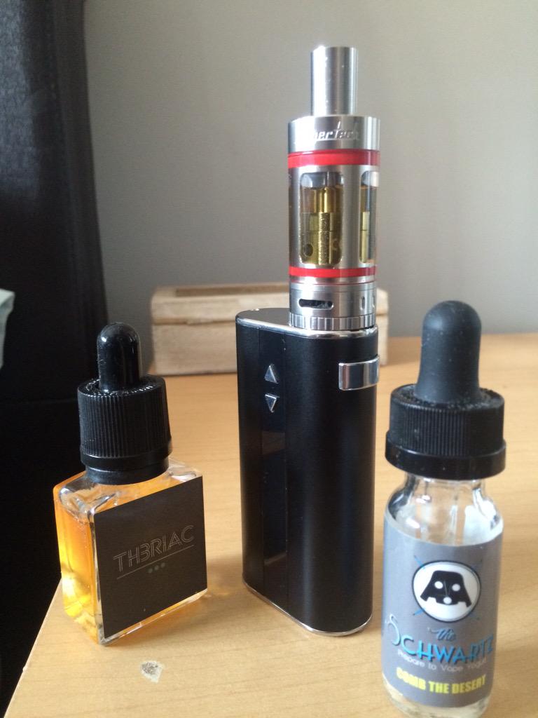 Lewisgroome95's tweet photo. @i_NoSaint #vapelife #bigclouds #schwartz #jento #50watts #submini http://t.co/uARQIuJG6W