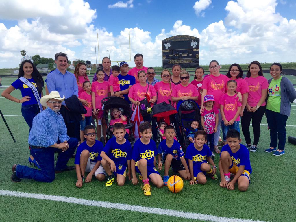 BorderMayor's tweet photo. It was a delight being in #ElsaTx "Maquina Amarilla" country for a press conference for All Out Sports. #Delta #RGV http://t.co/K8OG3ekP5T
