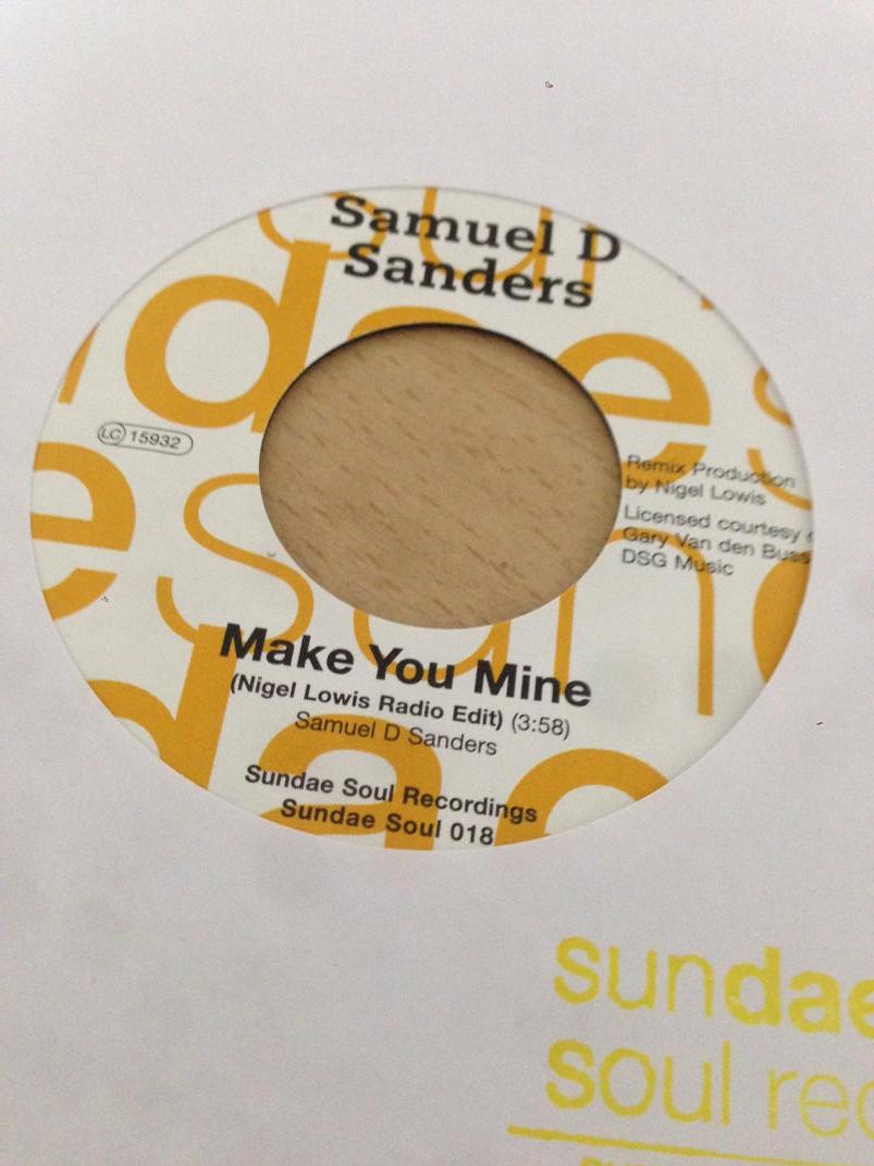 minigroovejp's tweet photo. 買った記憶がないけど、今日届いていたから自分で買ったであろうSundae Soulの7”がスゴい良いんですけどー。なんなのコレ(笑)？ #SamuelDSanders http://t.co/O7hx8GUUOb