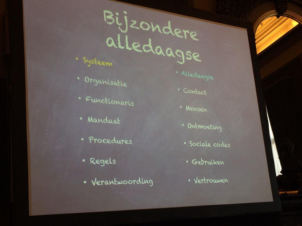 hansdamen's tweet photo. Martijn van der Steen zet de systeemwereld van de overheid tegenover de (be)leefwereld van de bevolking. #070L2com http://t.co/A5PI4ziRkz