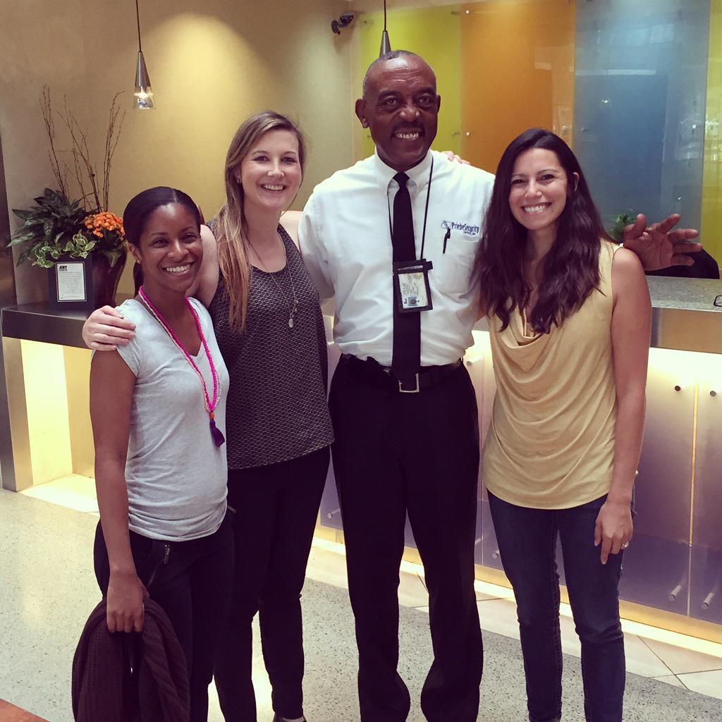 lizwinks's tweet photo. The end of an era. @TheHackettes say goodbye to Willie and the old Mass Relevance office <3 @katiemdaly @JillJHaller http://t.co/9Yg0TyEa3h