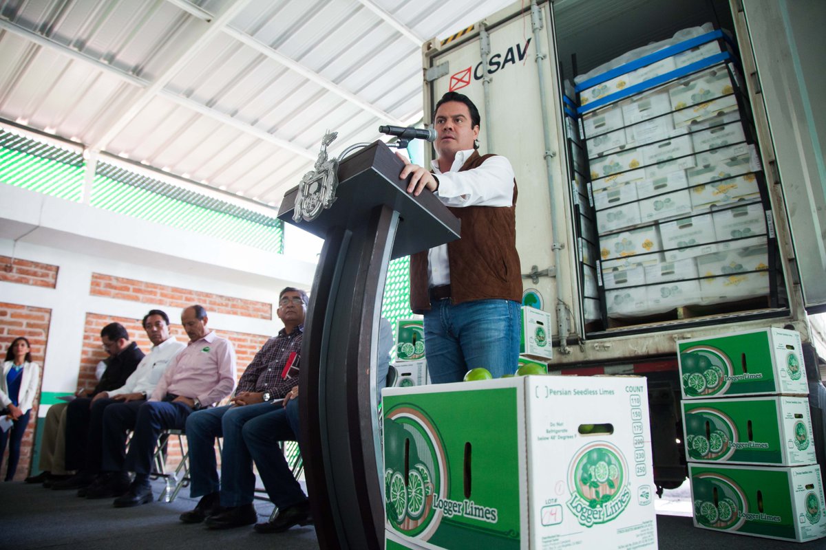 AristotelesSD's tweet photo. Hoy exportamos el mayor embarque de limón que se haya hecho desde #Mexico a Corea del Sur. #JaliscoExporta http://t.co/FwWV4GUgtC