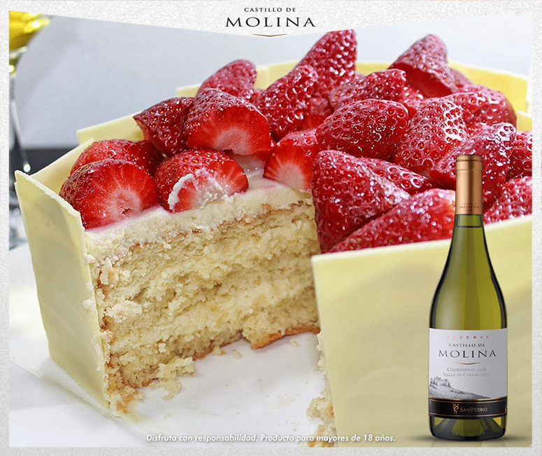 Un pastel de fresas puede ser el postre ideal junto a un <a href="/castillo_molina/">Castillo de Molina</a> #Chardonnay