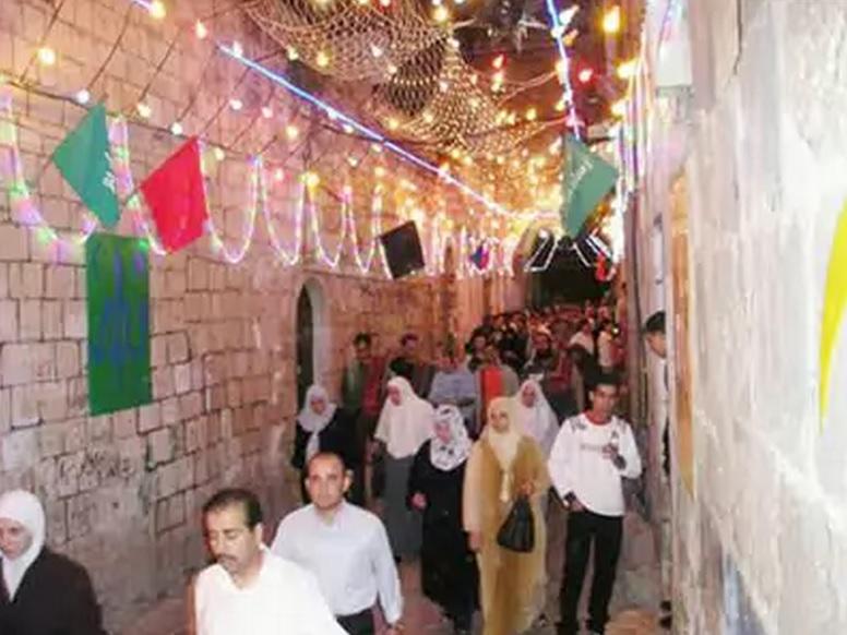 RTArNewsRoom's tweet photo. أجواء مميزة في القدس القديمة في شهر رمضان، تقرير مراسلتنا @Dalianamari_rt 
https://t.co/IH0T30kXME #اسأل_أكثر http://t.co/mxEpjPrgeM