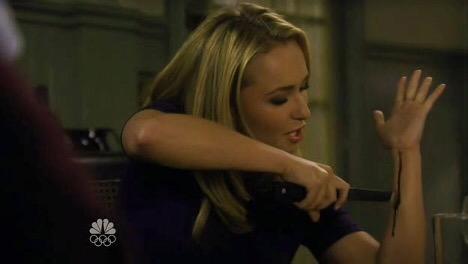 primatechpapers's tweet image. When someone you don't like is nearby and you know they're squeamish...#heroes #HeroesReborn