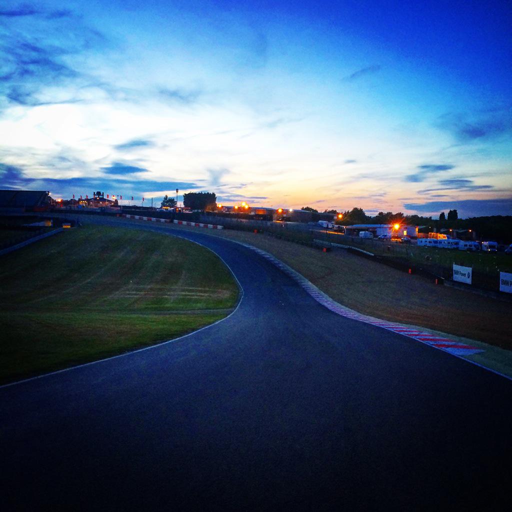 JoPolleyRacing's tweet photo. Track walk @Brands_Hatch @MINIChallengeUK @DaleRacing221 @HJMINI @HJWilmslowMINI @HJMINISouthport http://t.co/pZ9qZ6DXhi