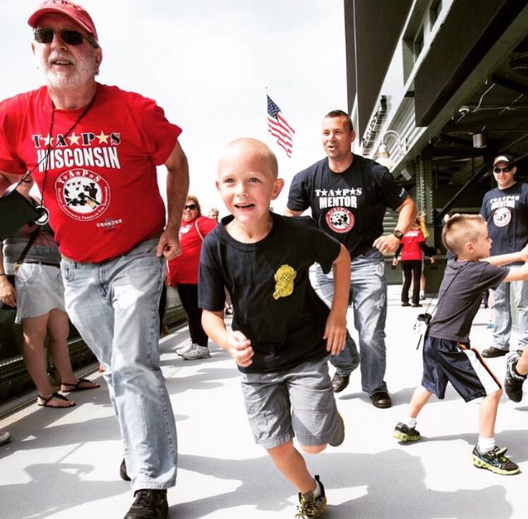 TAPSorg's tweet photo. America's Family off &amp; running in Wisconsin at TAPS Green Bay Seminar &amp; Good Grief Camp! #tapsfam #militaryfamilies http://t.co/OCoNEQ0KNI