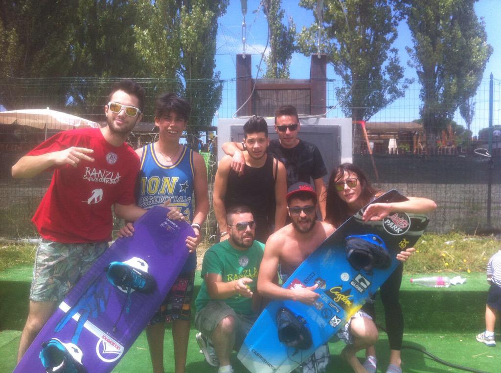 BKiteboarding's tweet photo. #ranzlasnowboard#trasimenowakepark #bkiteboarding #cortonatwitter #cortonasport http://t.co/mBBnkxRC9Q