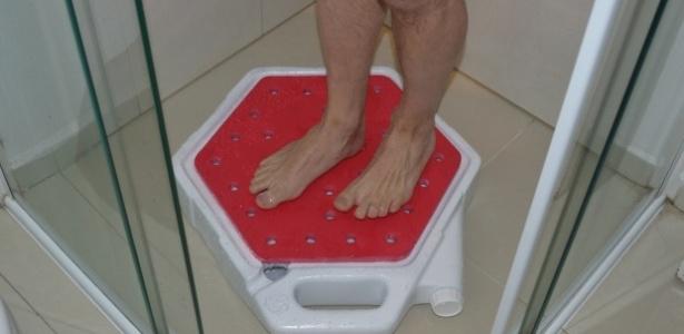 UOLNoticias's tweet photo. Empresa brasileira cria equipamento para reaproveitar água do chuveiro http://t.co/Qs28cETfTc #água http://t.co/rNjDGwplv9