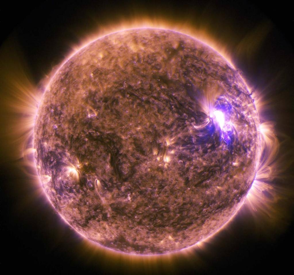 NASA's tweet photo. We captured this pic of the sun emitting a mid-level solar flare, peaking at 4:16am ET today: http://t.co/yuy3UZKnj1 http://t.co/zZwEBAvdVS