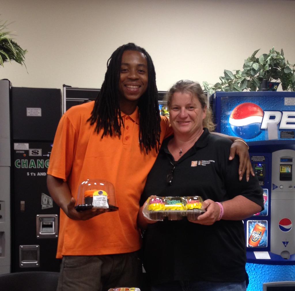 SBrewerTHD93's tweet photo. ITS OUR BIRTHDAY🎂ITS OUR BIRTHDAY!!🎂🎉🎂🎉 @AlfonzoTHD93 @MattucciTHD http://t.co/W2T4I7zKWd