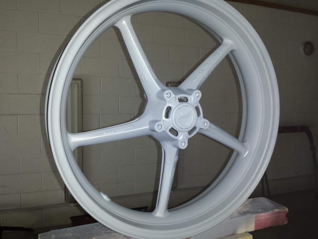 Precisionhydro's tweet image. Epoxy primer. Dip to follow on triumph wheels.@officialtriumph @TriumphAmerica