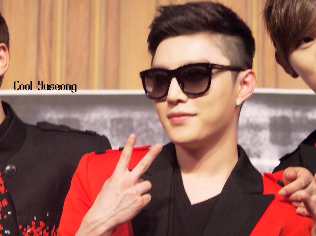 BigFlo_Arab's tweet photo. 150624 - يوسونق في "فينوس" 
Cr:Cool Yuseong http://t.co/Aq4pkhOhsw