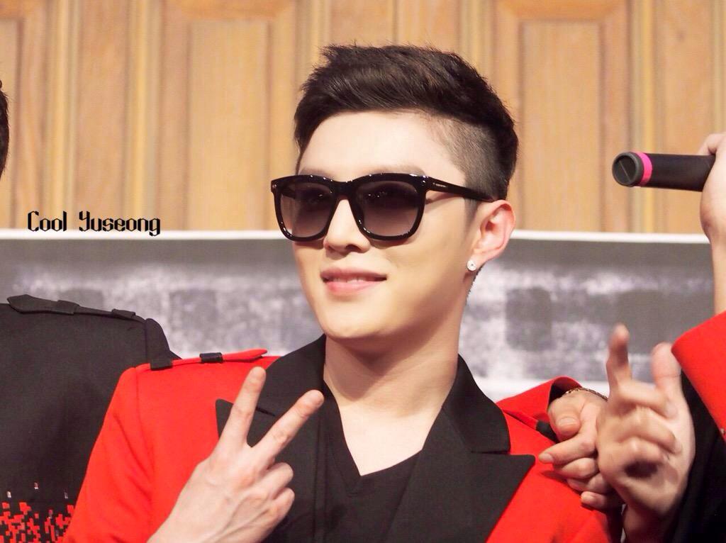 BigFlo_Arab's tweet photo. 150624 - يوسونق في "فينوس" 
Cr:Cool Yuseong http://t.co/Aq4pkhOhsw