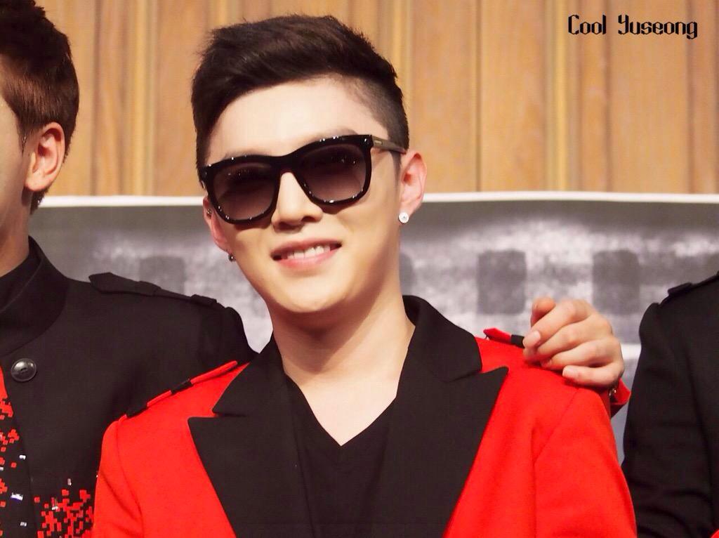 BigFlo_Arab's tweet photo. 150624 - يوسونق في "فينوس" 
Cr:Cool Yuseong http://t.co/Aq4pkhOhsw