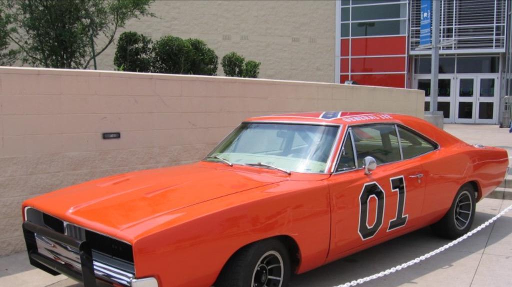 DBreyen's tweet photo. I always wanted to slide across the hood, jump in through the window and shout "YEEHAH"! #SaveTheGeneralLee http://t.co/XgaJRqeoQo