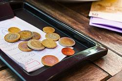 ScriptisInc's tweet image. Going abroad? How much do you tip? #CulturalCompetency #culturaldifference mtmlinguasoft.com/tipping-around…