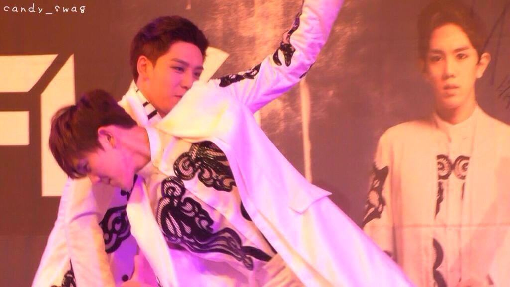 BigFlo_Arab's tweet photo. 150624 - جونقكيون وهاي توب في "فينوس" 
Cr:Candy Swag http://t.co/vdnG227L55