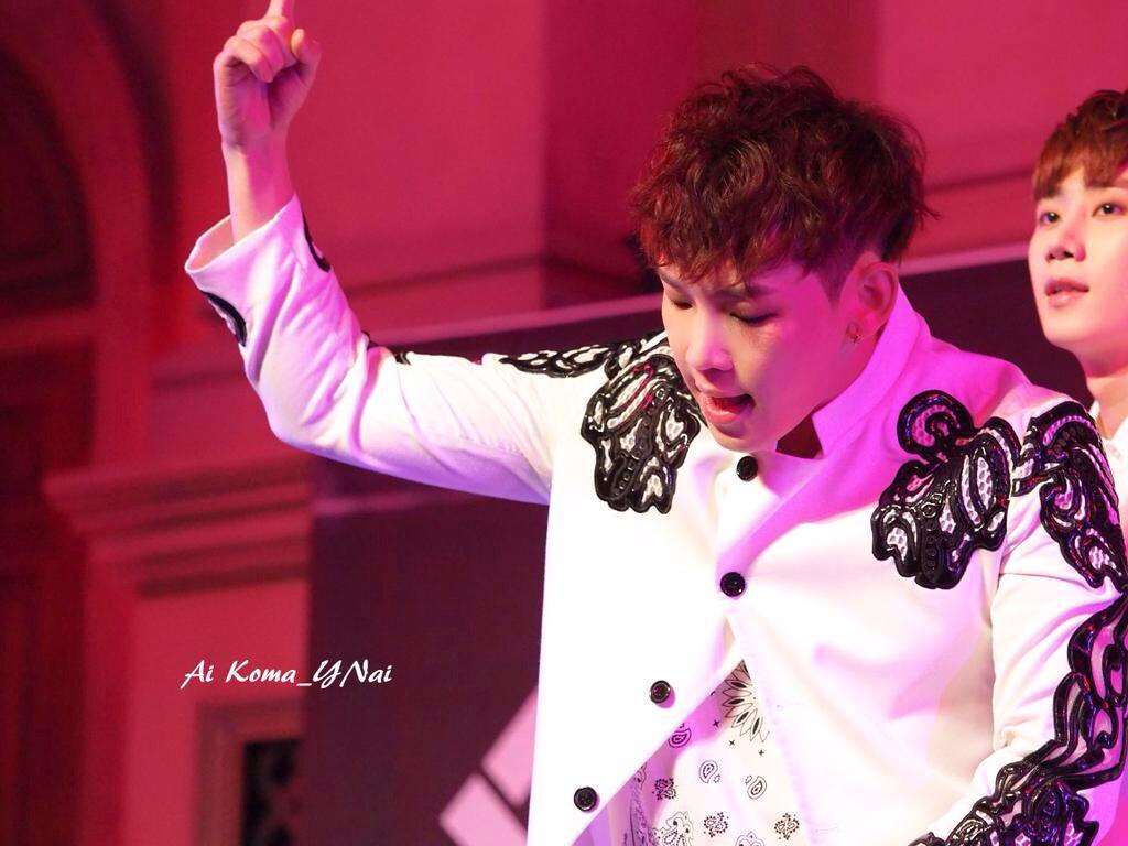 BigFlo_Arab's tweet photo. 150624 - زيوك في "فينوس" 
Cr:Ai Koms_YNai+1214_taogon http://t.co/Bif3JZfX0w