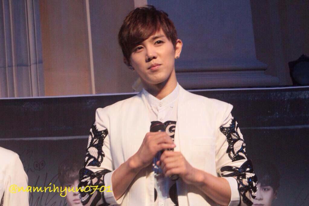 BigFlo_Arab's tweet photo. 150624 - جونقكيون في "فينوس" 
Cr:namrihyun0701 http://t.co/DYWF61hCsM