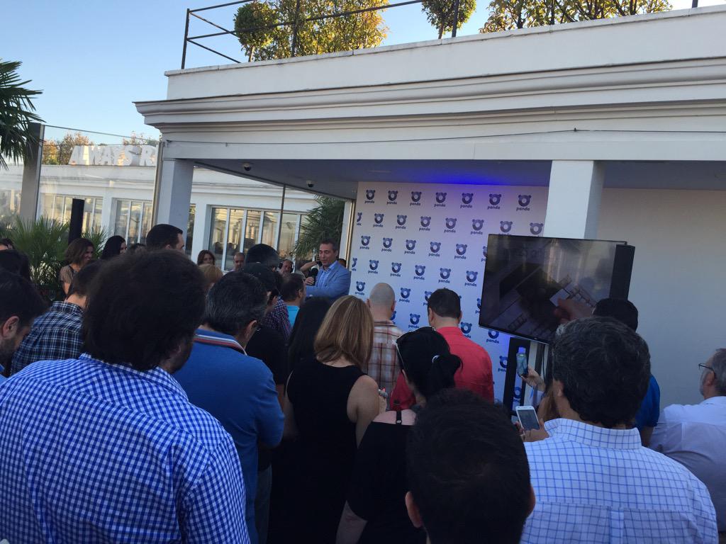 esmacis's tweet photo. #pandacumple25 enhorabuena!! A por 25 más! http://t.co/sAIA9RFI8O