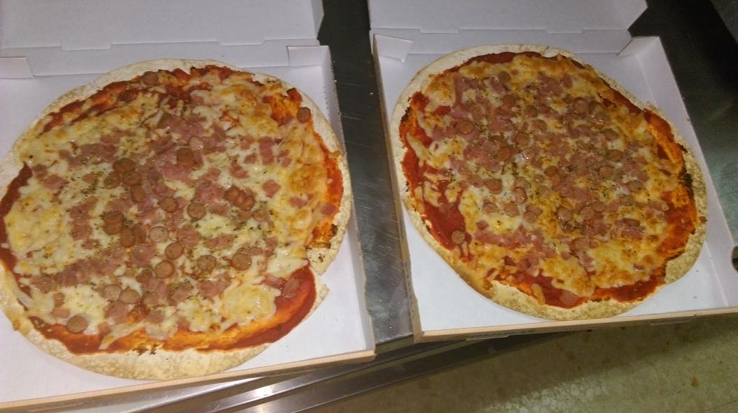 Buenas tardes. Ya salen las dos primeras infantiles. Recordad que hoy las pizzas y los bocatas tienen refresco gratis