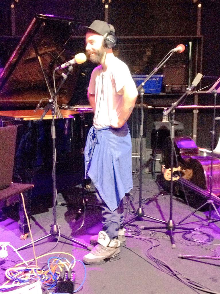 s_jourdain's tweet photo. Woodkid dans @AliveFI #aliveFI http://t.co/ci96CQe36a