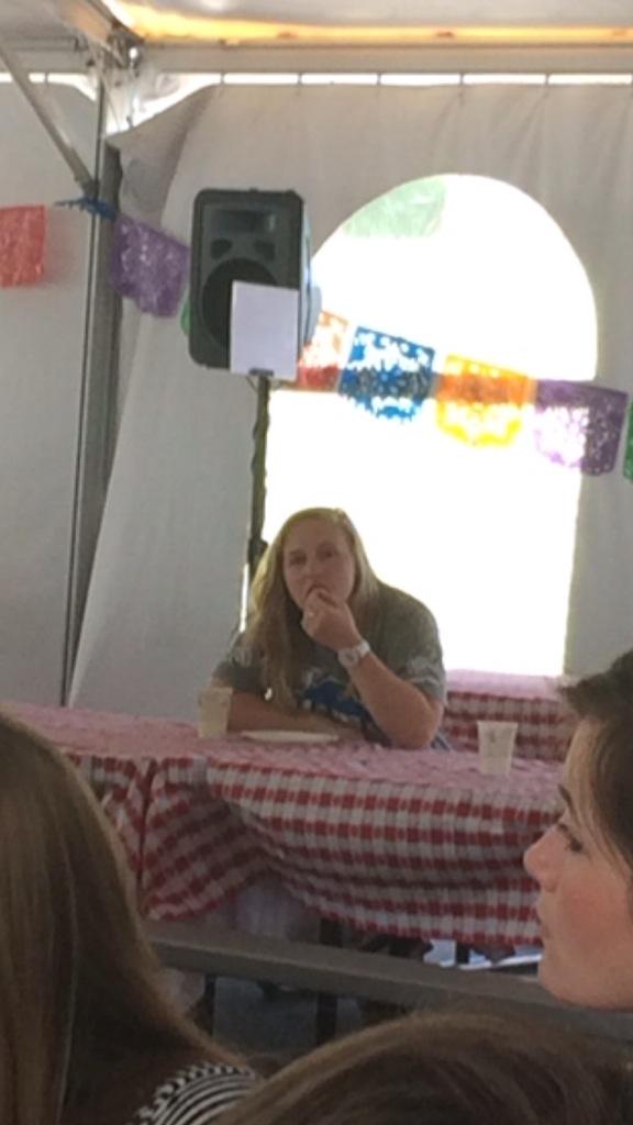 UNE_OL_Nicole's tweet photo. #tesscam #UNEOrientation15 http://t.co/PqQW720xba