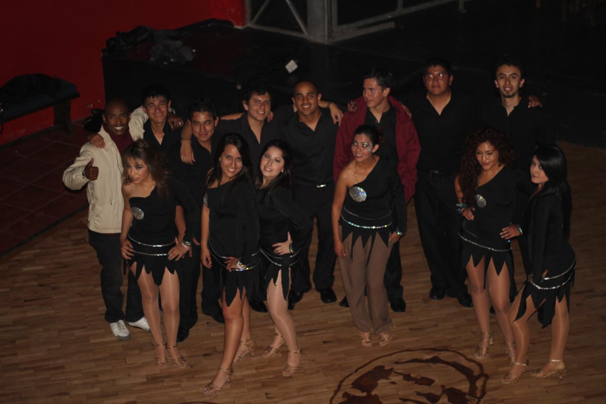 ggjven's tweet photo. #clubesUDLA #RitmosTropicales http://t.co/wnh9xMCFea