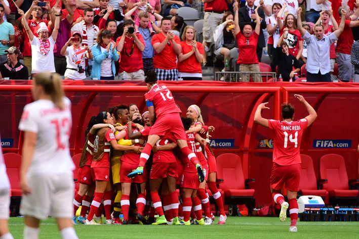 DailyHiveVan's tweet photo. FIFA Women's World Cup Quarter-Final Preview: Canada vs England http://t.co/XRCSJErdrJ http://t.co/Vs7BrRRBCg