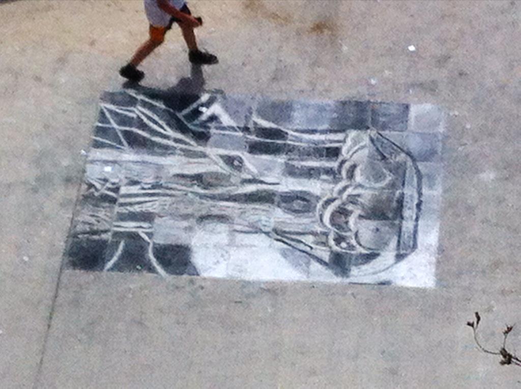 iozzi's tweet photo. @LonghillSchool. Hot days drawing! http://t.co/HLw0RO4yzI