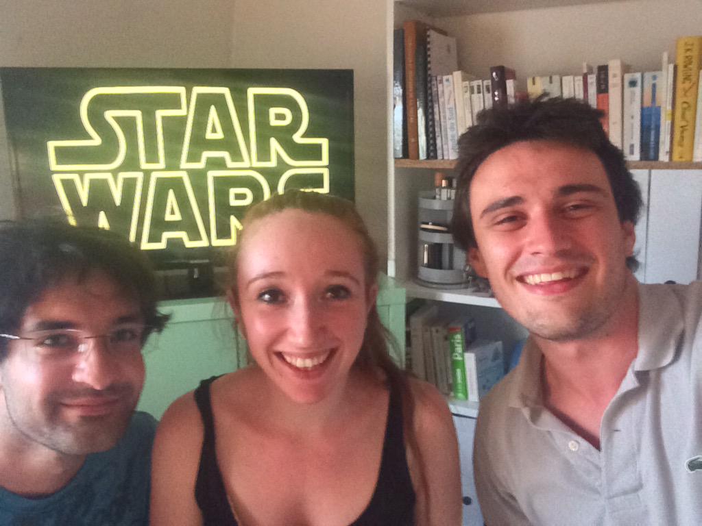 LouRouRou's tweet photo. J'essaye de rattraper mon terrible retard. Avec Star Wars : un nouvel espoir @TristanDEQUAIRE @hcottin http://t.co/3HM8nd6pOz