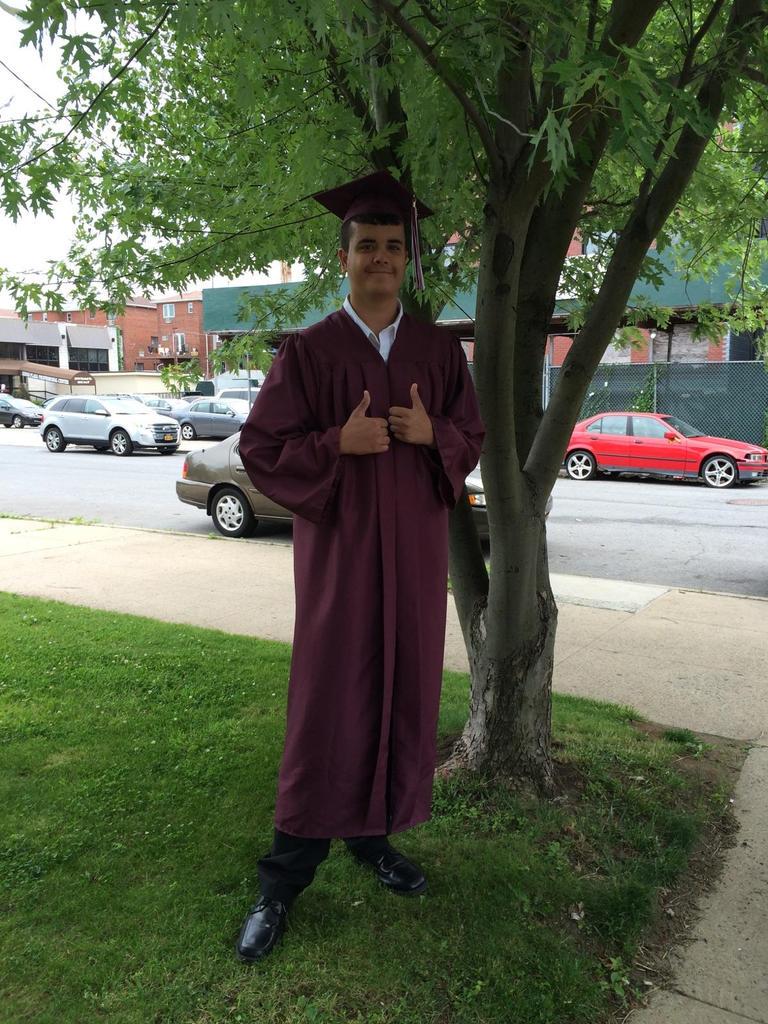 SuperKameSuarez's tweet photo. Yeah buddy!! #classof2015 #lezgoo http://t.co/bC723F6Tni