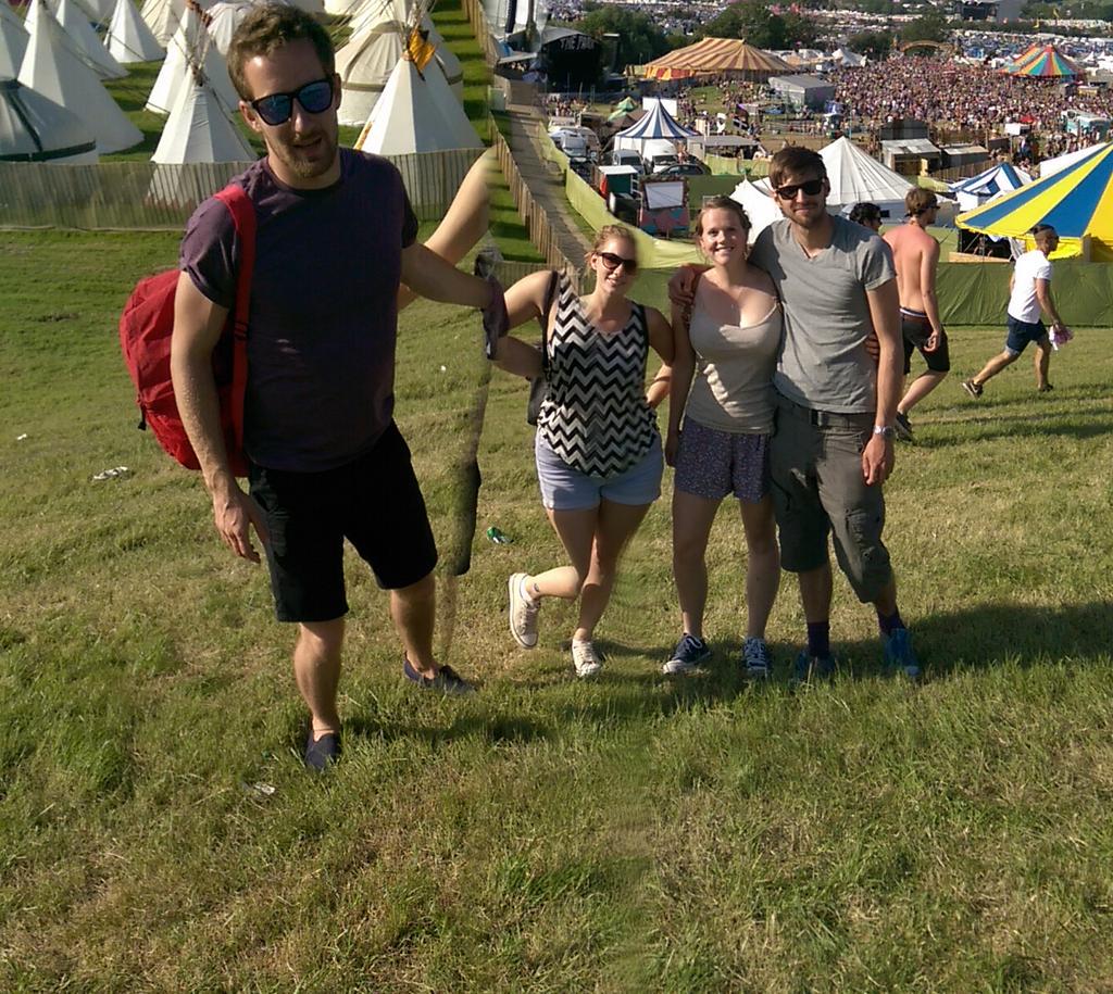 MikeF89's tweet photo. @sorensen_katy look how big I look!! http://t.co/R8MqWFPWyA