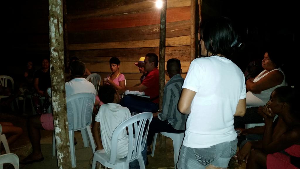 leandro0918's tweet photo. #LeandroLozanoSuazaConcejal Compartiendo Con la Comunidad d la Vereda Buena Vista en Melgar Tolima. @soyconservador http://t.co/9cfSvJyF1a