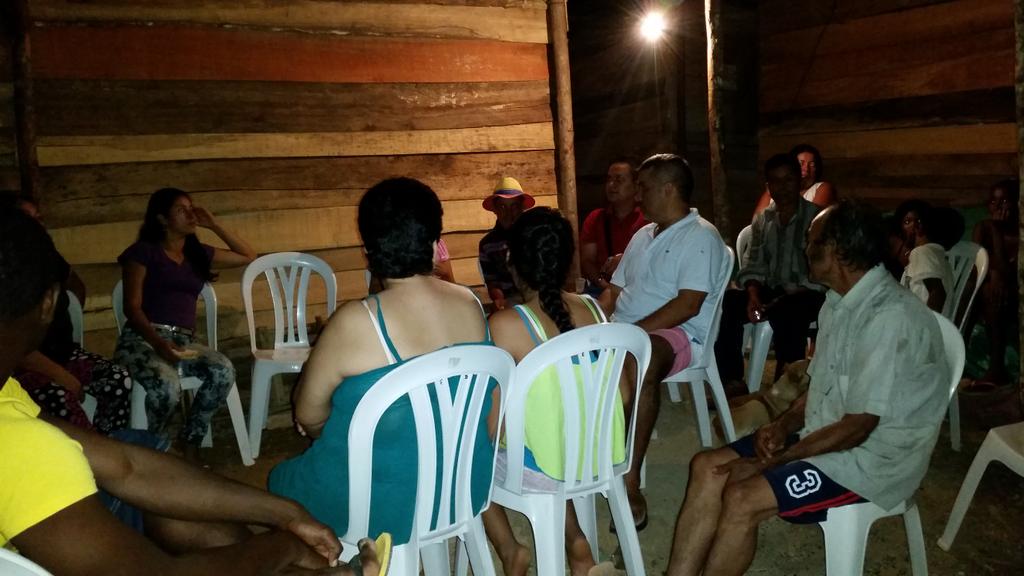 leandro0918's tweet photo. #LeandroLozanoSuazaConcejal Compartiendo Con la Comunidad d la Vereda Buena Vista en Melgar Tolima. @soyconservador http://t.co/9cfSvJyF1a
