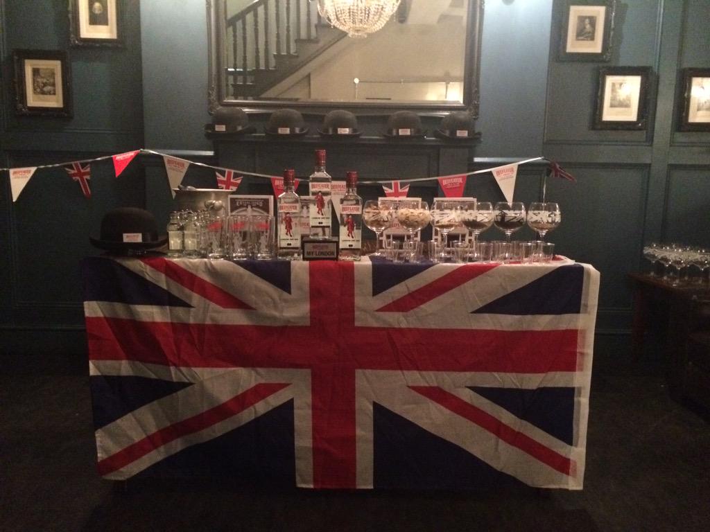 prukali's tweet photo. Summer's evening with a Beefeater tasting and education at @CollegeArmsWC1 #summer #ginoclock @PernodRicardUK http://t.co/svlqIzYUOC
