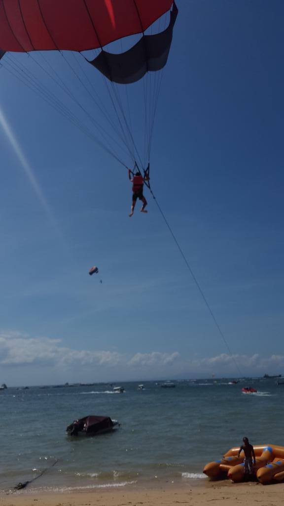 ridwanf_10's tweet photo. Bali http://t.co/fOWwpmYAdt