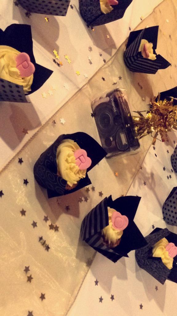 Trick_Your's tweet photo. Our biggest order yet prom cupcakes all set up and ready for @horizon_cc  prom yesterday http://t.co/xKykfFW4J6