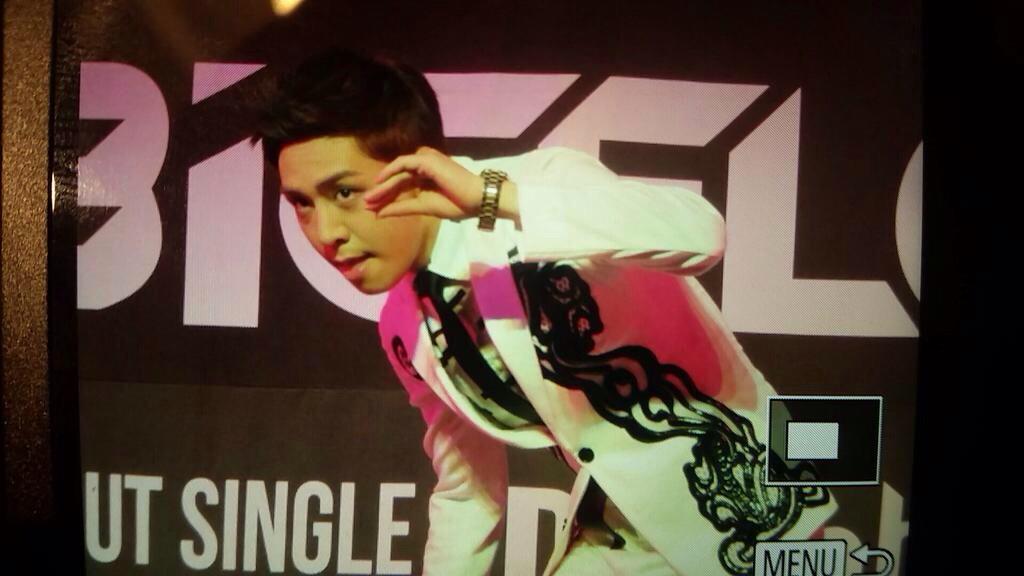 BigFlo_Arab's tweet photo. 150624 - هاي توب في "فينوس" 
Cr:태향 http://t.co/pgCwJyTpjz