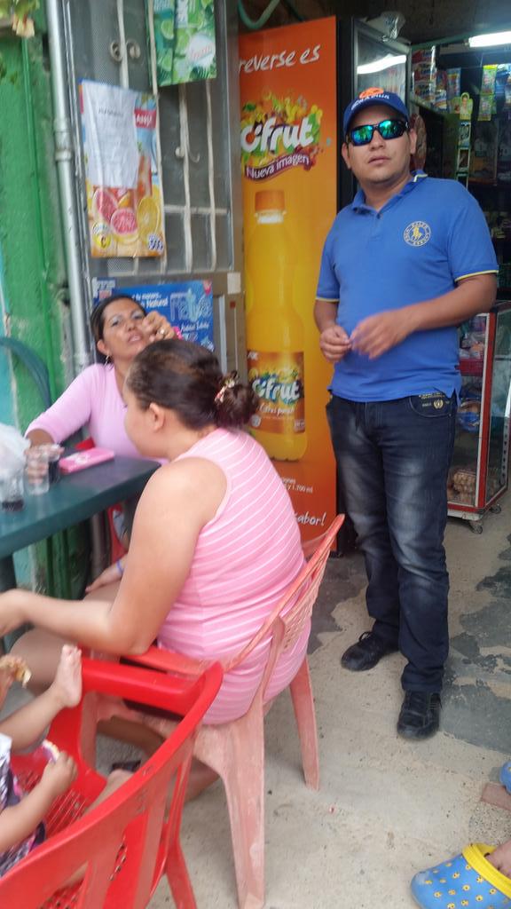 leandro0918's tweet photo. De visita donde una gran líder d Tradición @soyconservador en el Barrio el Balso en Melgar Tolima.@oscarbarreto http://t.co/SkAaXZTadp