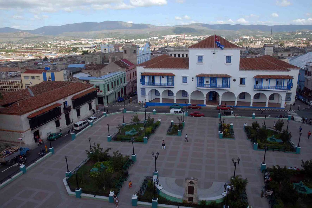 La belleza arquitectónica y paisajística de #SantiagodeCuba la hacen una ciudad única <a href="/IndioMayari/">Joel Macías Rivas</a>