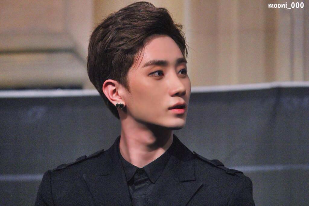BigFlo_Arab's tweet photo. 150624 - كيتشون  في "فينوس" 
Cr:mooni_000 http://t.co/rhuMBZlgva