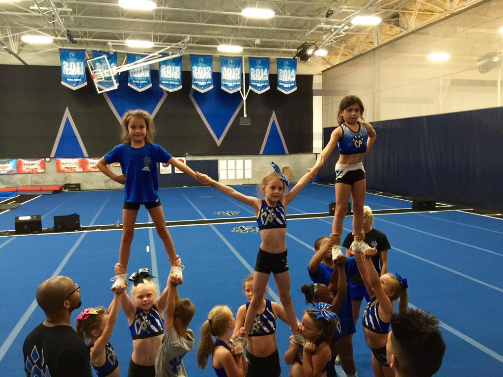 CA_Frisco's tweet photo. MeteorCats working on their basing technique! http://t.co/c21xHOVZHT