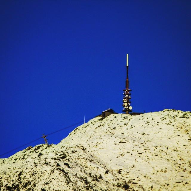 #ulriken#snow#winter#mountain#norskefjell#nature#naturephotography#hiking#bluesky#cabelcar#bergen#mittbergen#visitb…