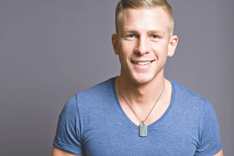 gayguys's tweet photo. #yaasss  Why Shorter Guys Are Sexier Than Tall Guys  http://t.co/JzVCqGQsvs http://t.co/yDwfW8R4H3