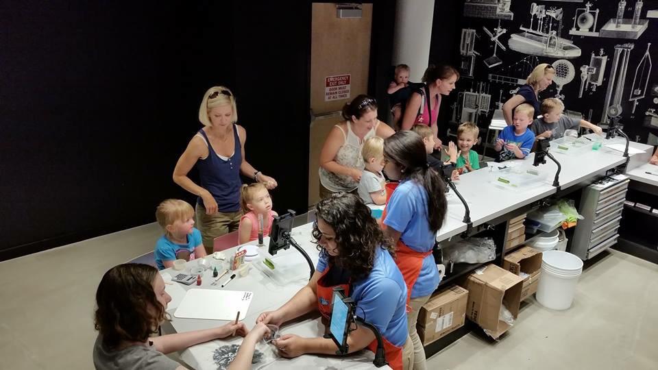 ChildSci's tweet photo. Need to beat the heat?Pull up a stool at the experiment bar @ChildSci Lab.Open til 6pm. #STEM #FUN #ExperimentBar http://t.co/eLeNvY4qV1