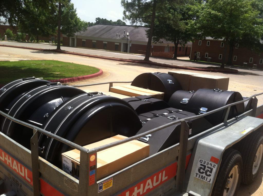 Lyonscots's tweet photo. Lyon College .......your band equipment awaits!  See more tomorrow....... http://t.co/2hMAOsWezO