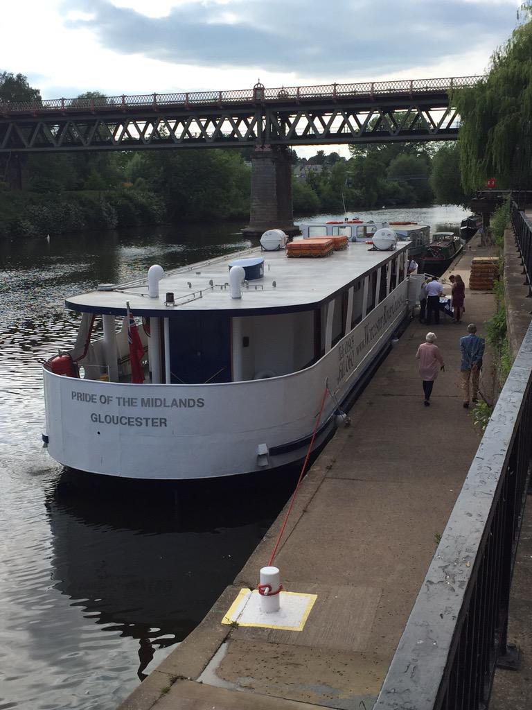 WorcAmbassadors's tweet photo. Superb time on a River Cruise tonight hosted by @BRIMouthpiece http://t.co/937XliG0Px